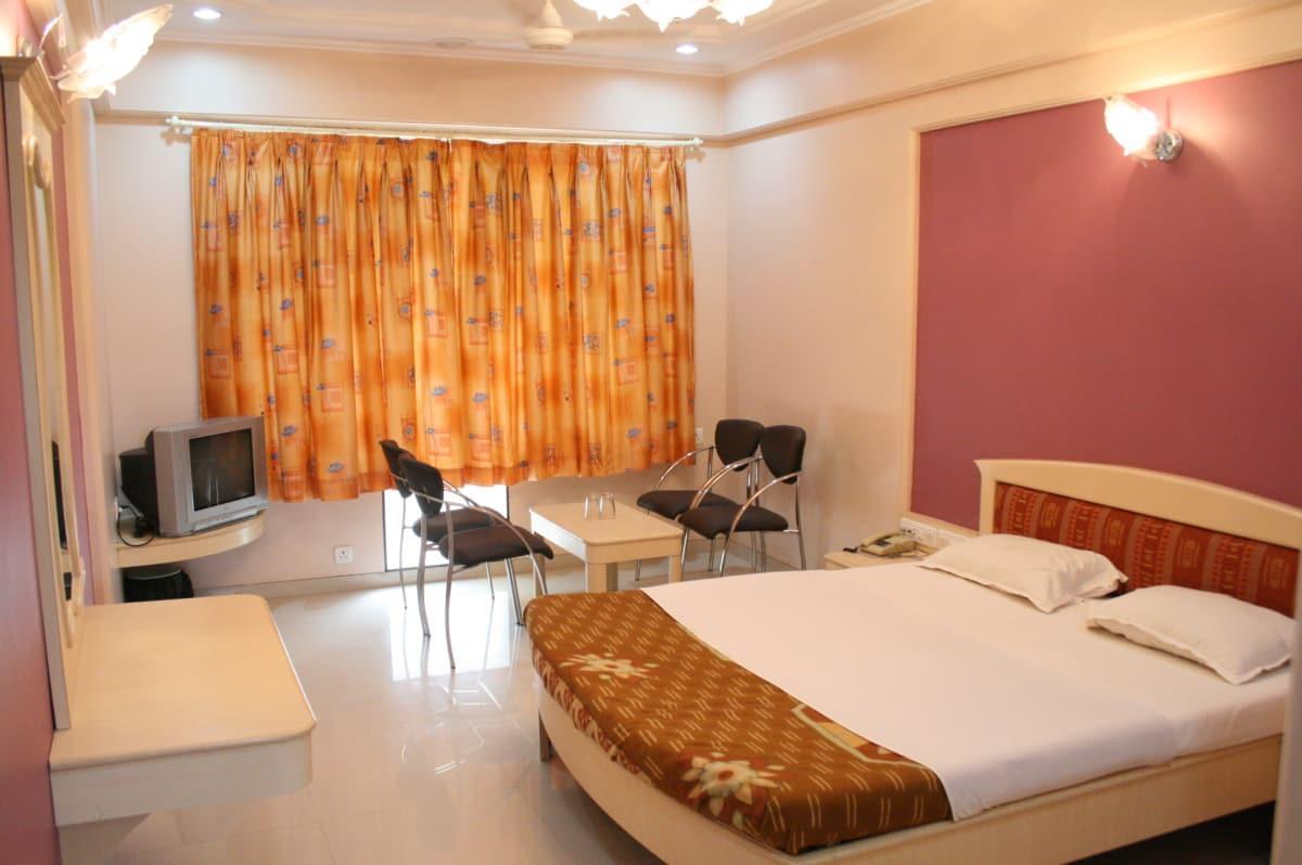 Hotel Sai International Peth  Esterno foto