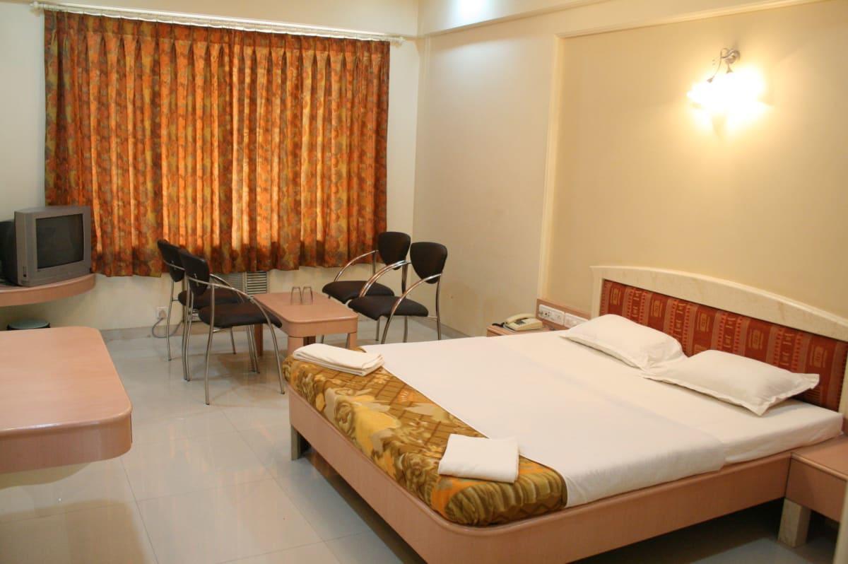 Hotel Sai International Peth  Esterno foto