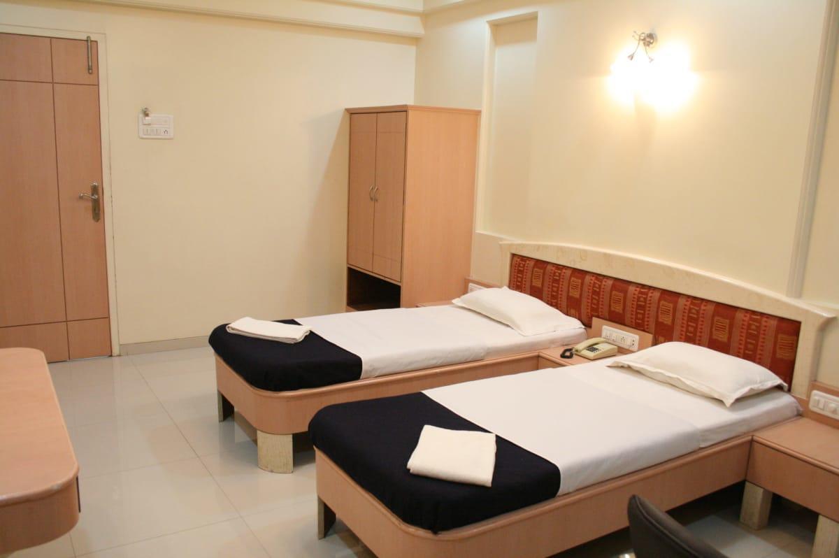 Hotel Sai International Peth  Esterno foto