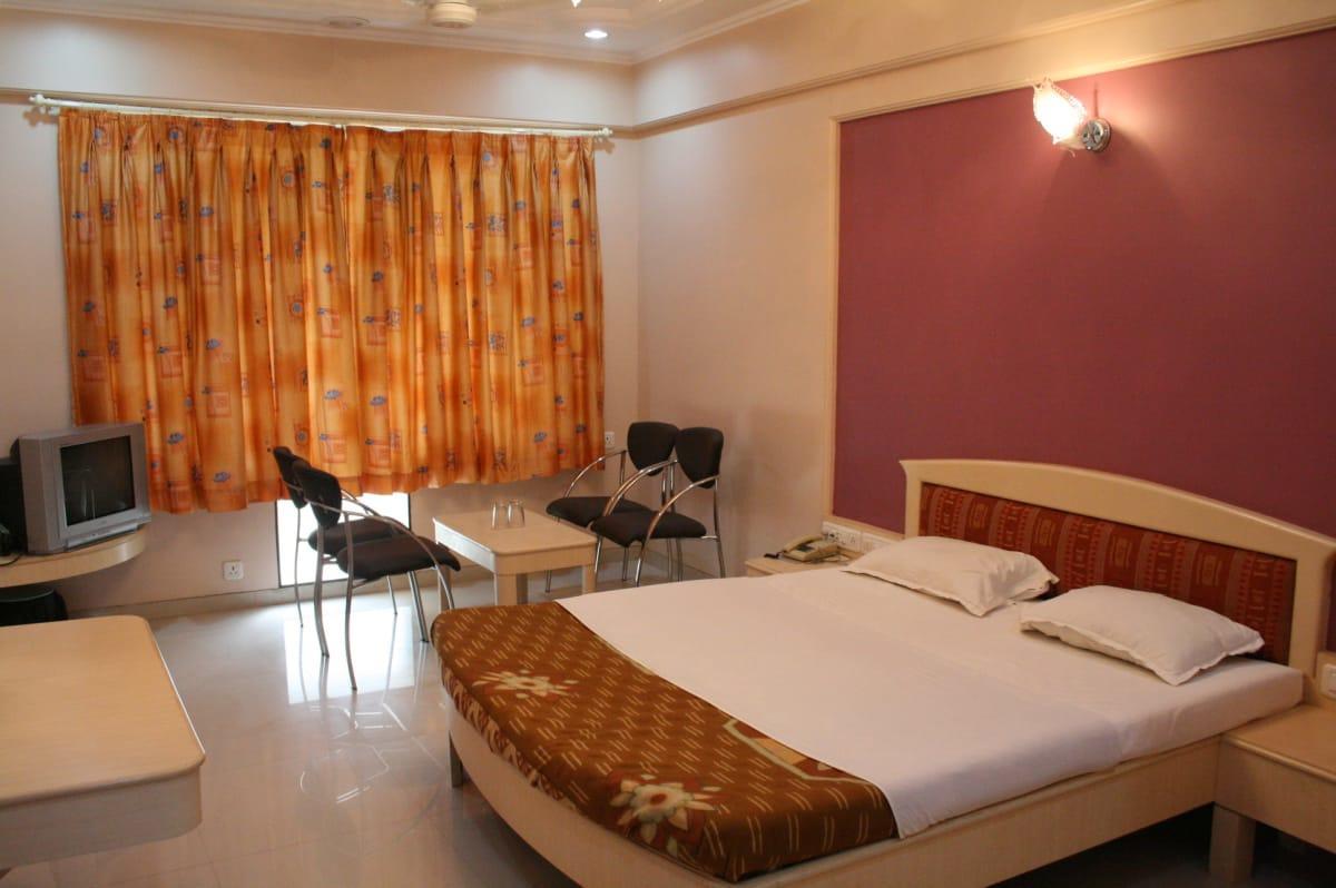 Hotel Sai International Peth  Esterno foto